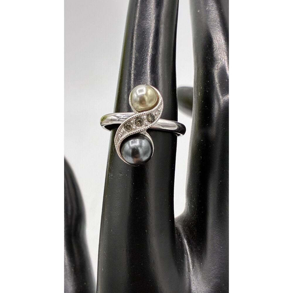 Sarah Coventry Signed Pearl Bypass Ring – Silver Tone Rhinestone Vintage